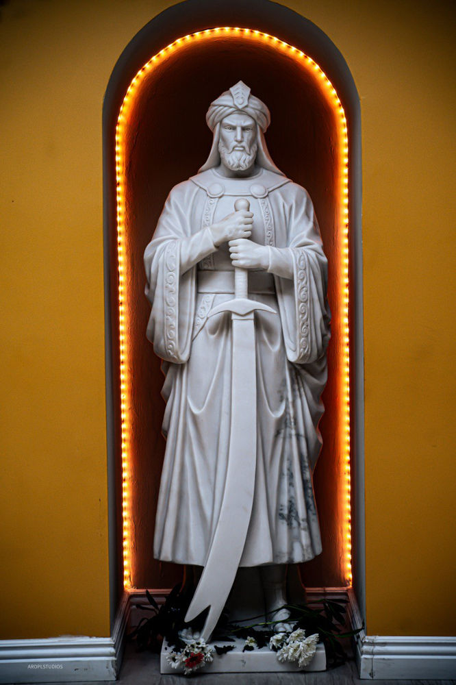 Statue en marbre de l’Imam Ali