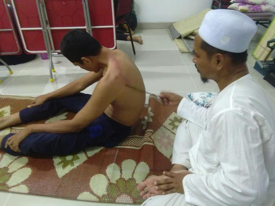Représentation d’un homme puni par la bastonnade