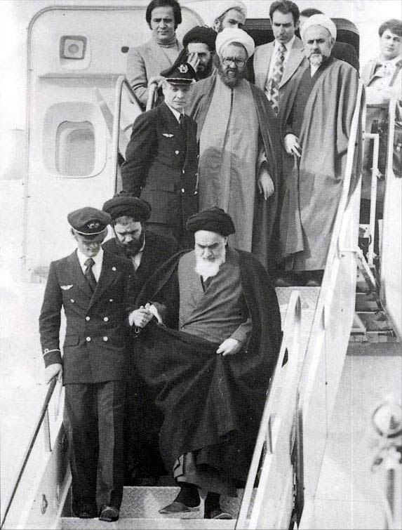 Khomeini revient de France