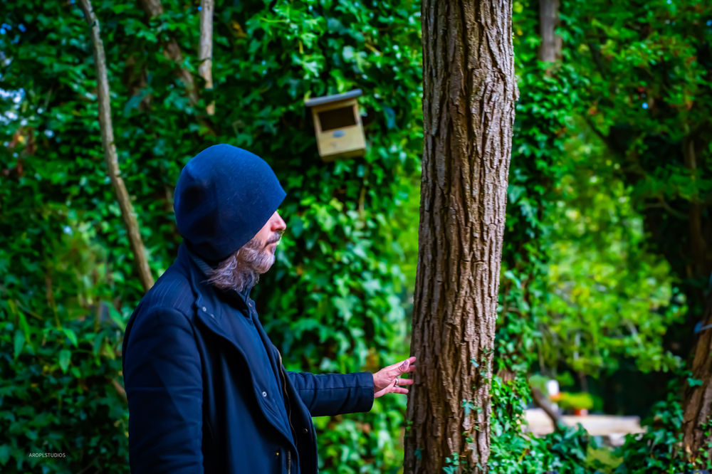 Aba Al-Sadiq dans le jardin