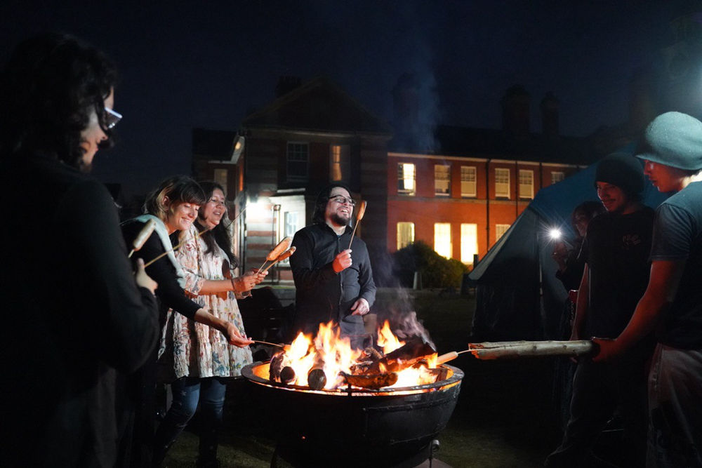 La communauté d’Abdullah Hashem à Crewe lors d’un barbecue