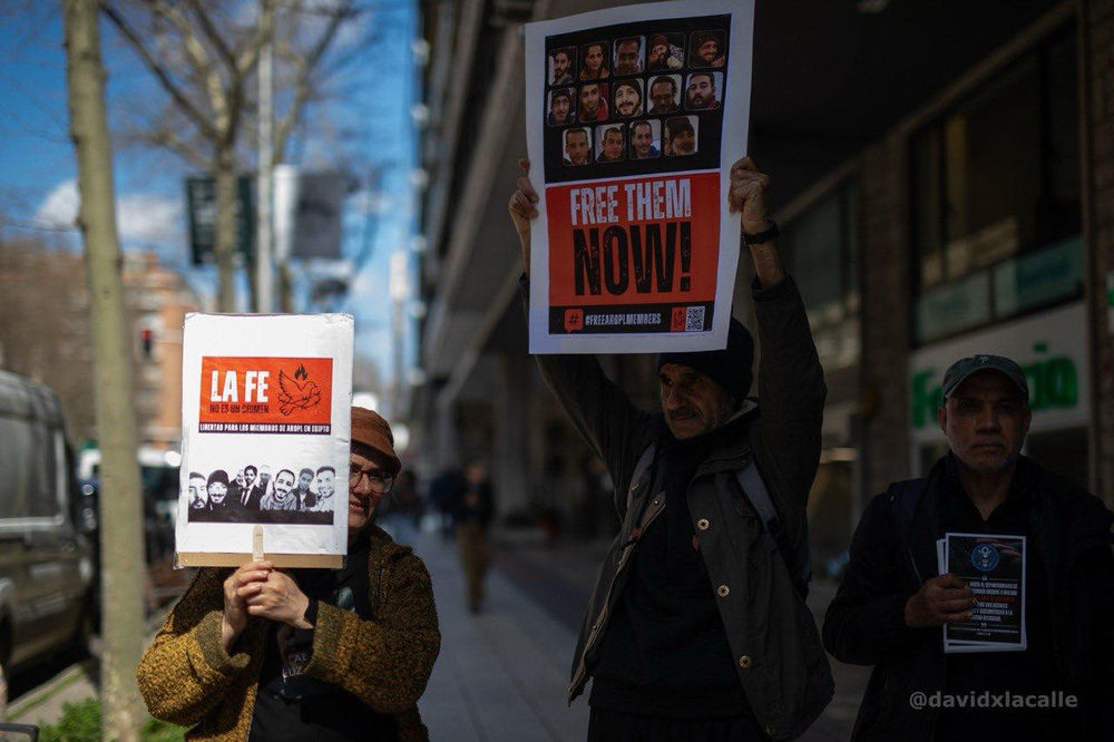 Des croyants manifestent devant l’ambassade d’Égypte en Espagne