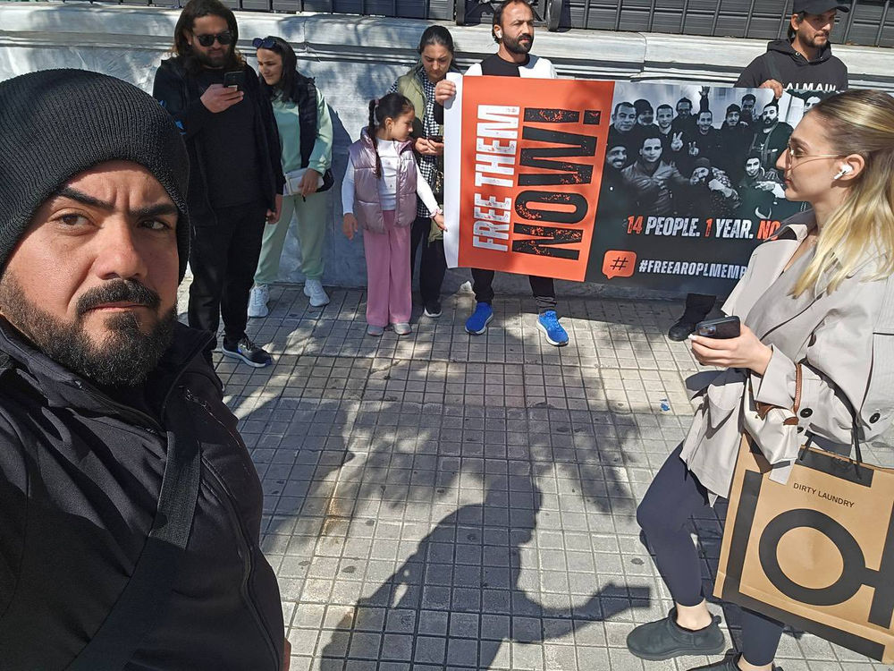 Des croyants manifestent devant l’ambassade d’Égypte en Grèce
