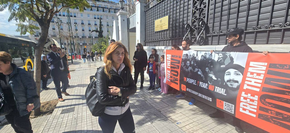 Des croyants manifestent devant l’ambassade d’Égypte en Grèce