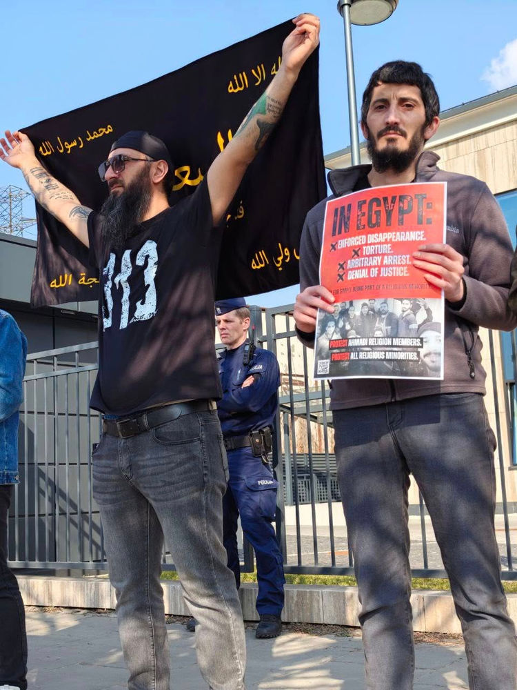 Des croyants manifestent devant l’ambassade d’Égypte en Pologne