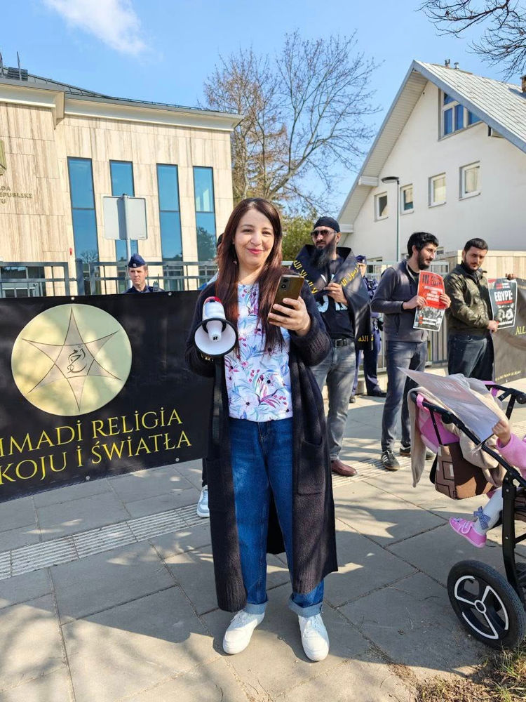 Des croyants manifestent devant l’ambassade d’Égypte en Pologne