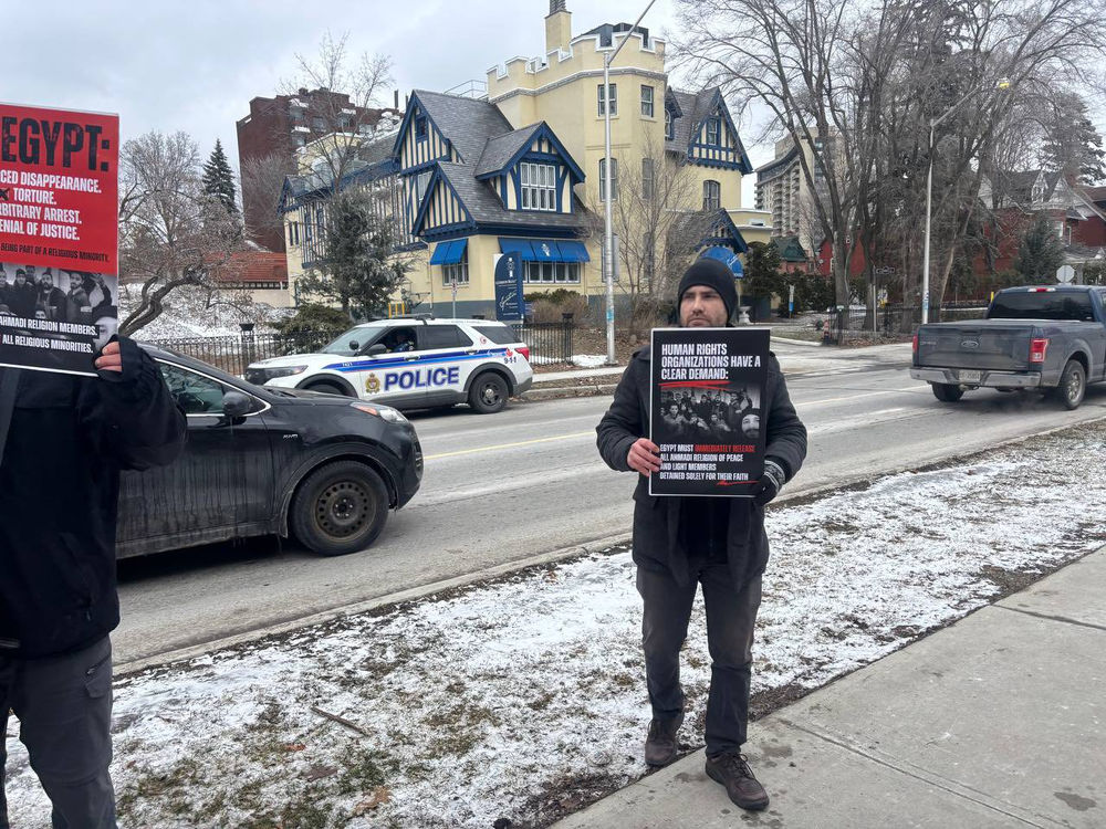 Des croyants manifestent devant l’ambassade d’Égypte au Canada