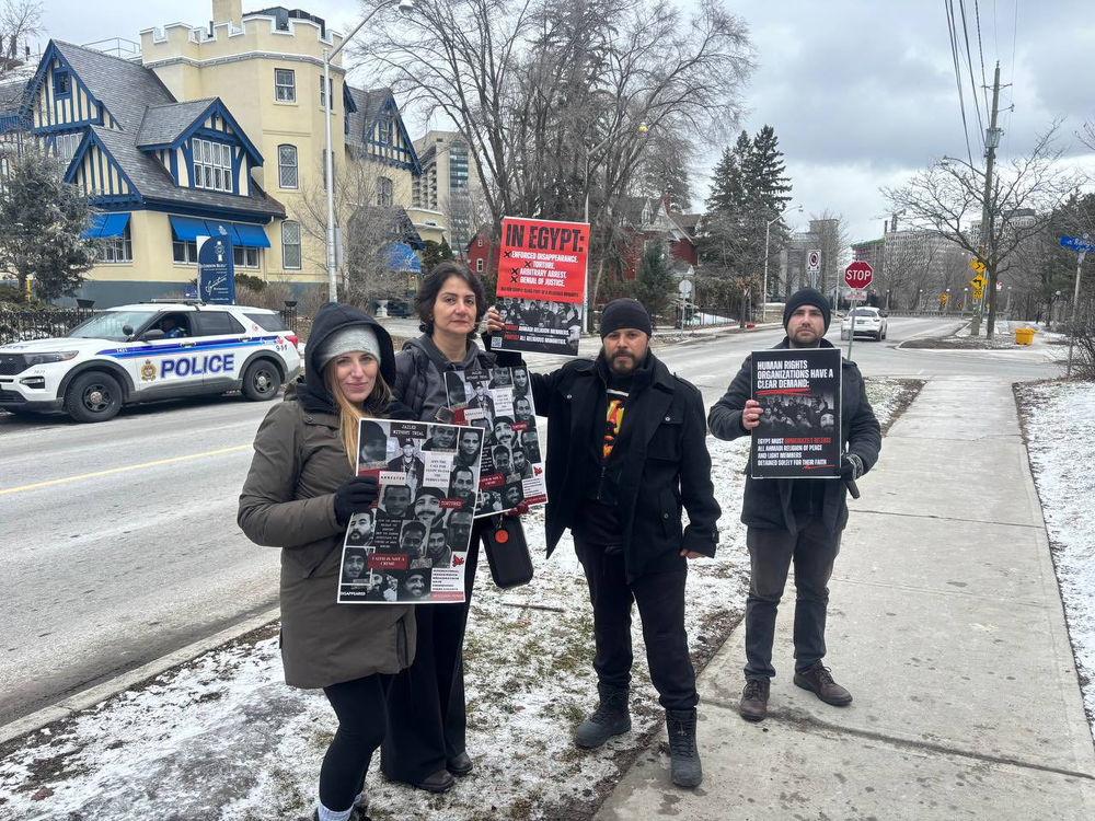 Des croyants manifestent devant l’ambassade d’Égypte au Canada