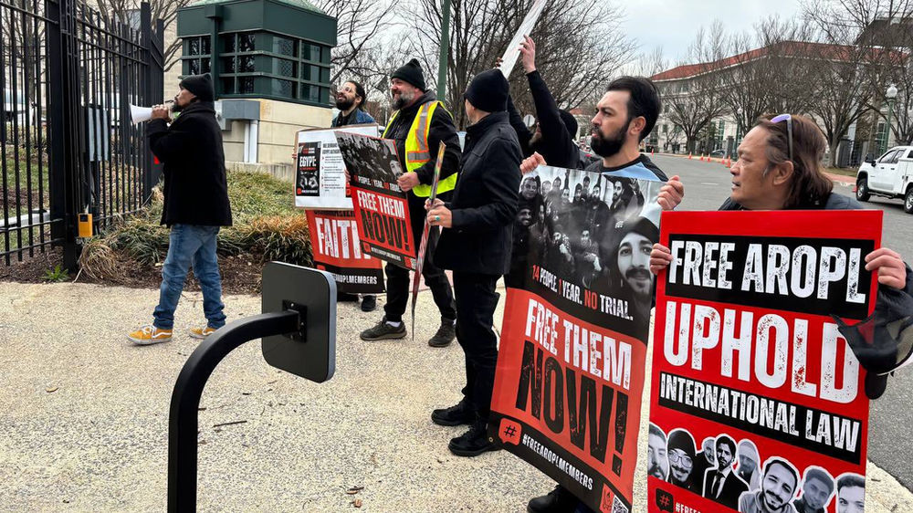 Des croyants manifestent devant l’ambassade d’Égypte en Amérique