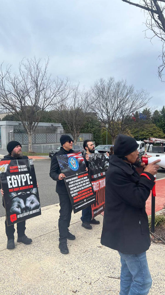 Des croyants manifestent devant l’ambassade d’Égypte en Amérique