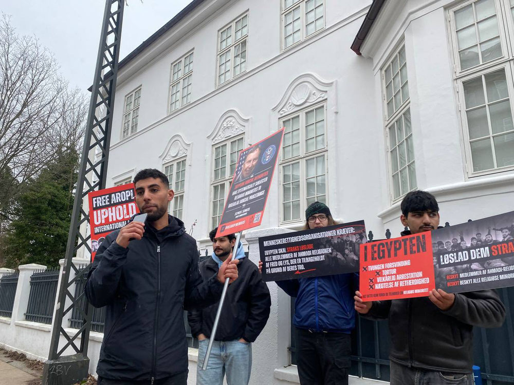 Des croyants manifestent devant l’ambassade d’Égypte au Danemark
