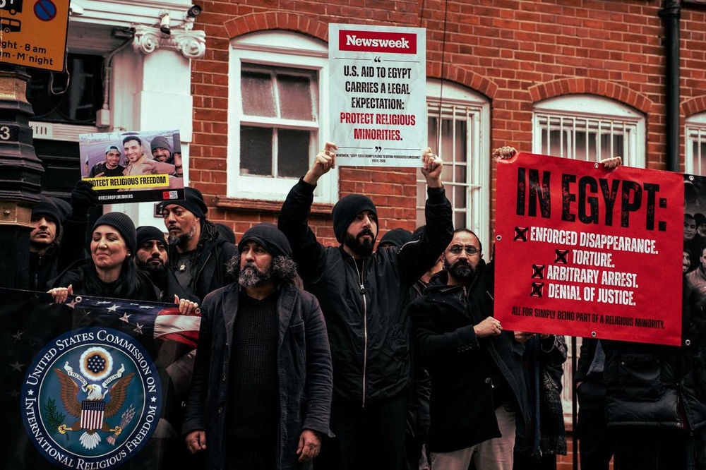 Des croyants manifestent devant l’ambassade d’Égypte au Royaume-Uni