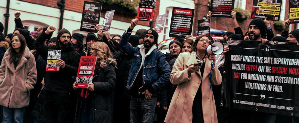 Des croyants manifestent devant l’ambassade d’Égypte au Royaume-Uni