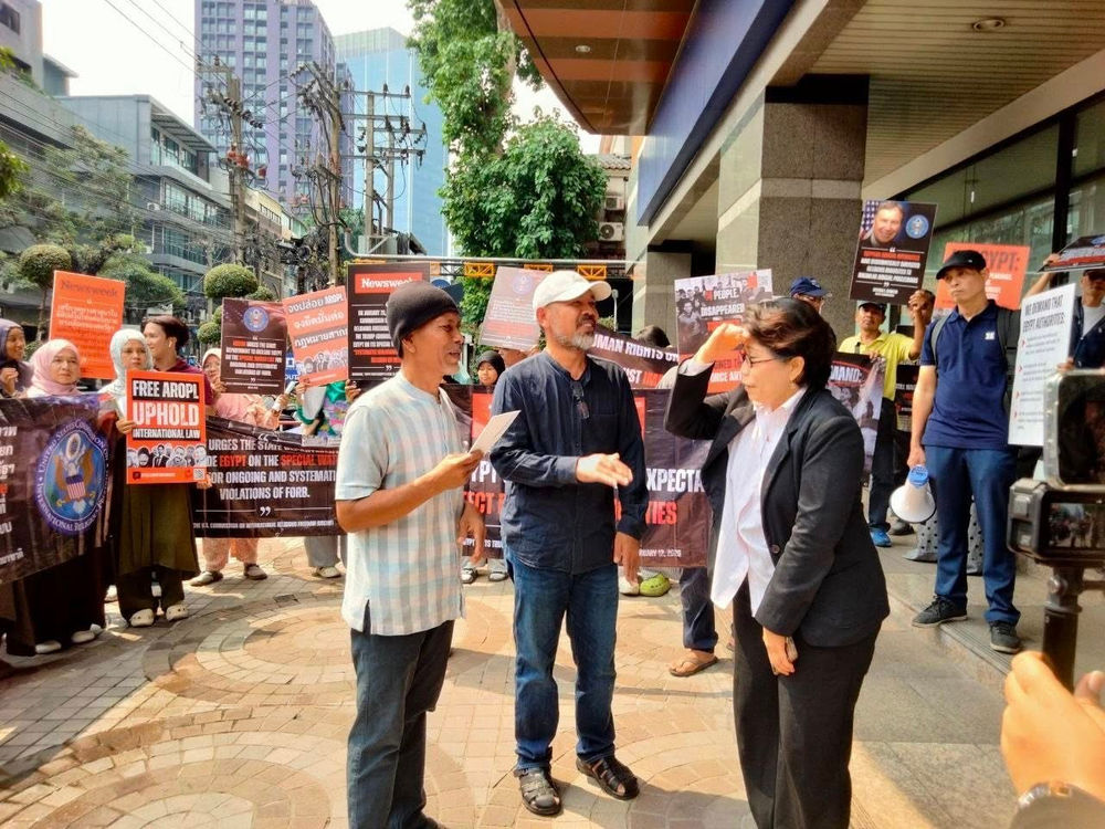 Des croyants manifestent devant l’ambassade d’Égypte en Thaïlande