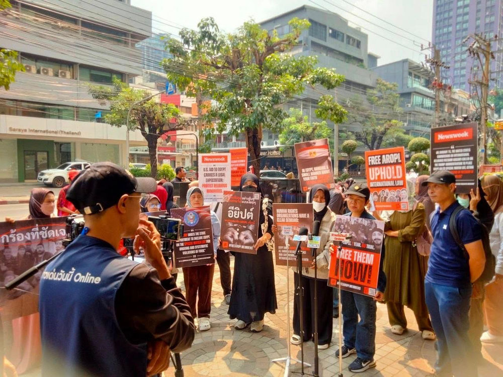 Des croyants manifestent devant l’ambassade d’Égypte en Thaïlande
