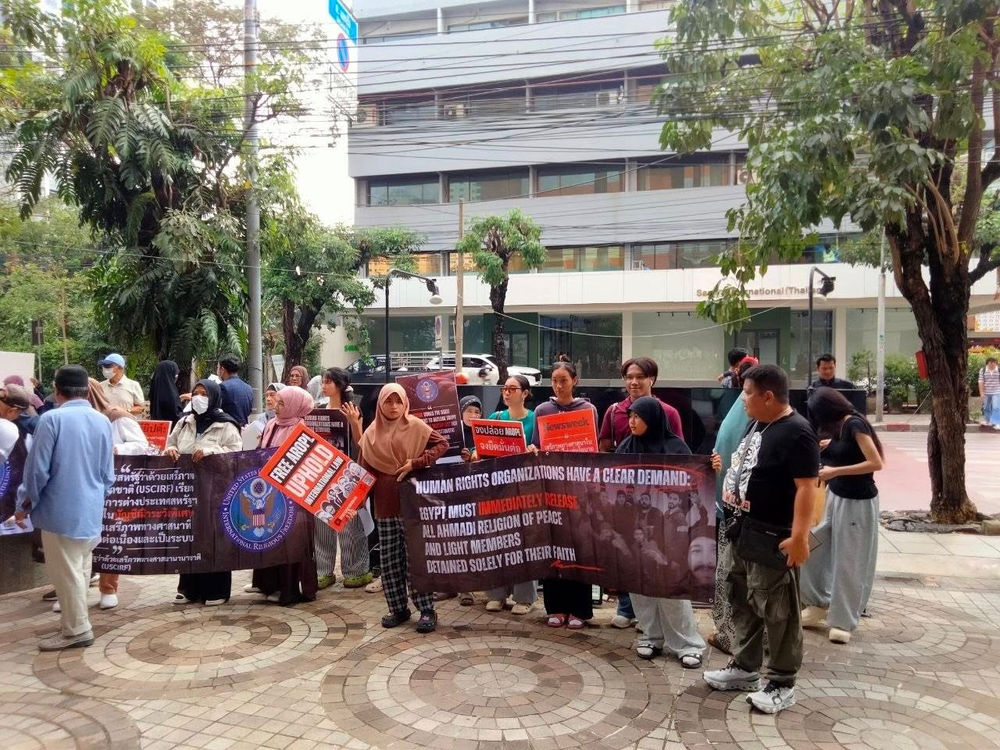 Des croyants manifestent devant l’ambassade d’Égypte en Thaïlande