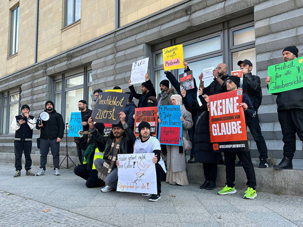 Des croyants manifestent devant l’ambassade d’Égypte en Allemagne
