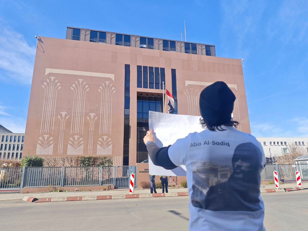 Des croyants manifestent devant l’ambassade d’Égypte en Allemagne