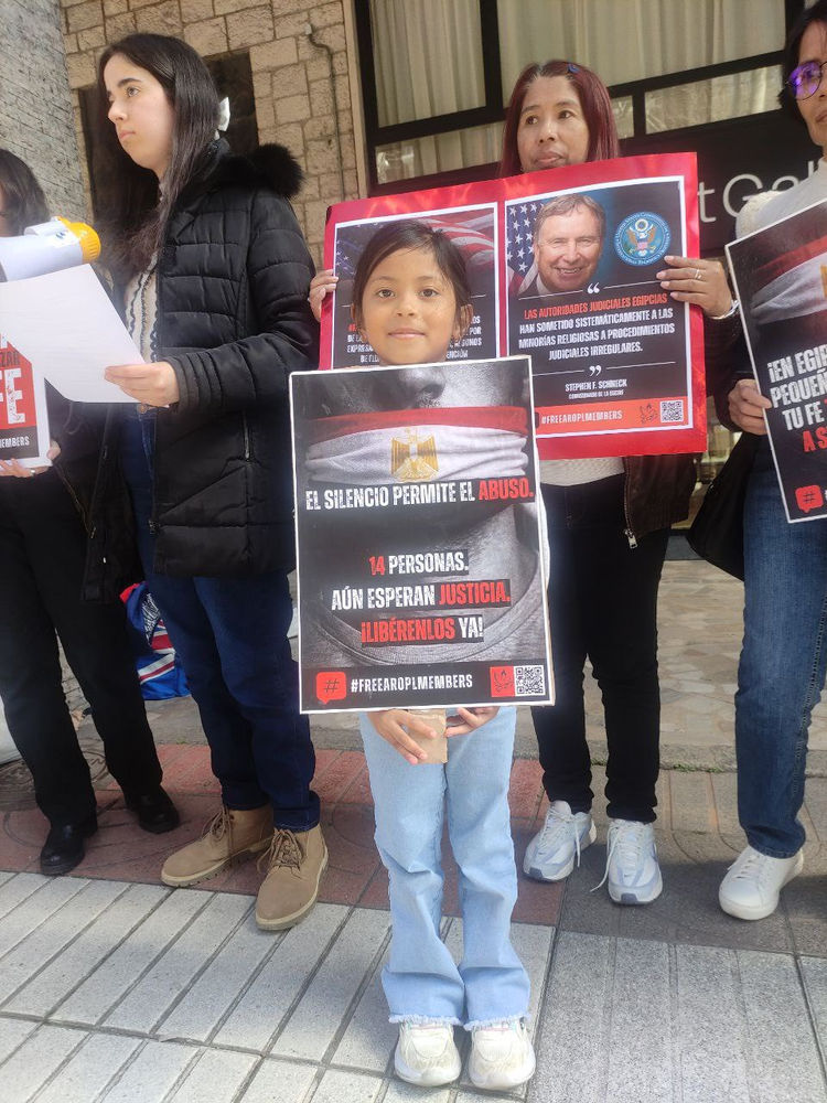 Des croyants manifestent devant l’ambassade d’Égypte en Espagne