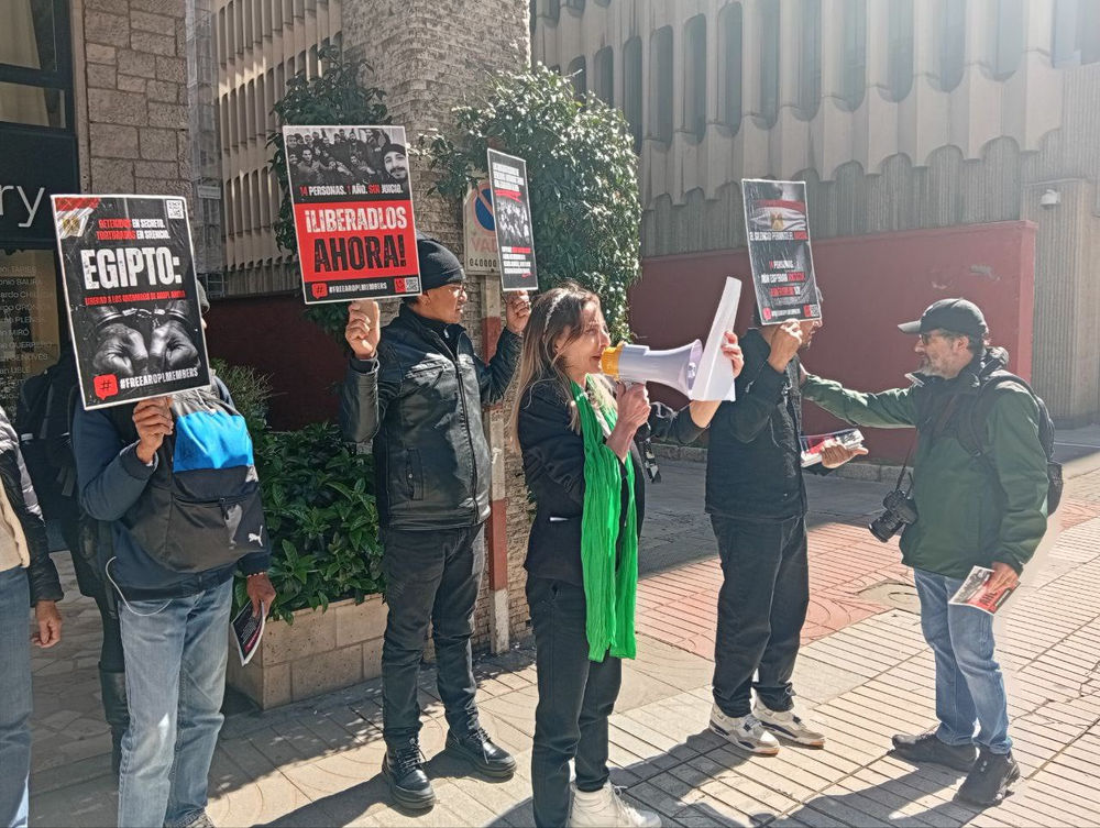 Des croyants manifestent devant l’ambassade d’Égypte en Espagne