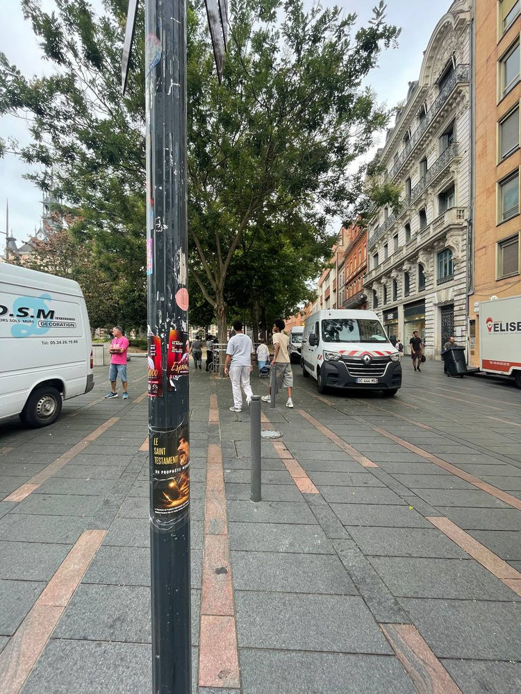 Des croyants partagent le message d’Aba Al-Sadiq à Toulouse