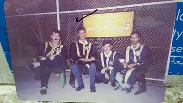 L’Imam Ahmed Al-Hassan à l’université en Irak, où il a étudié pour devenir ingénieur