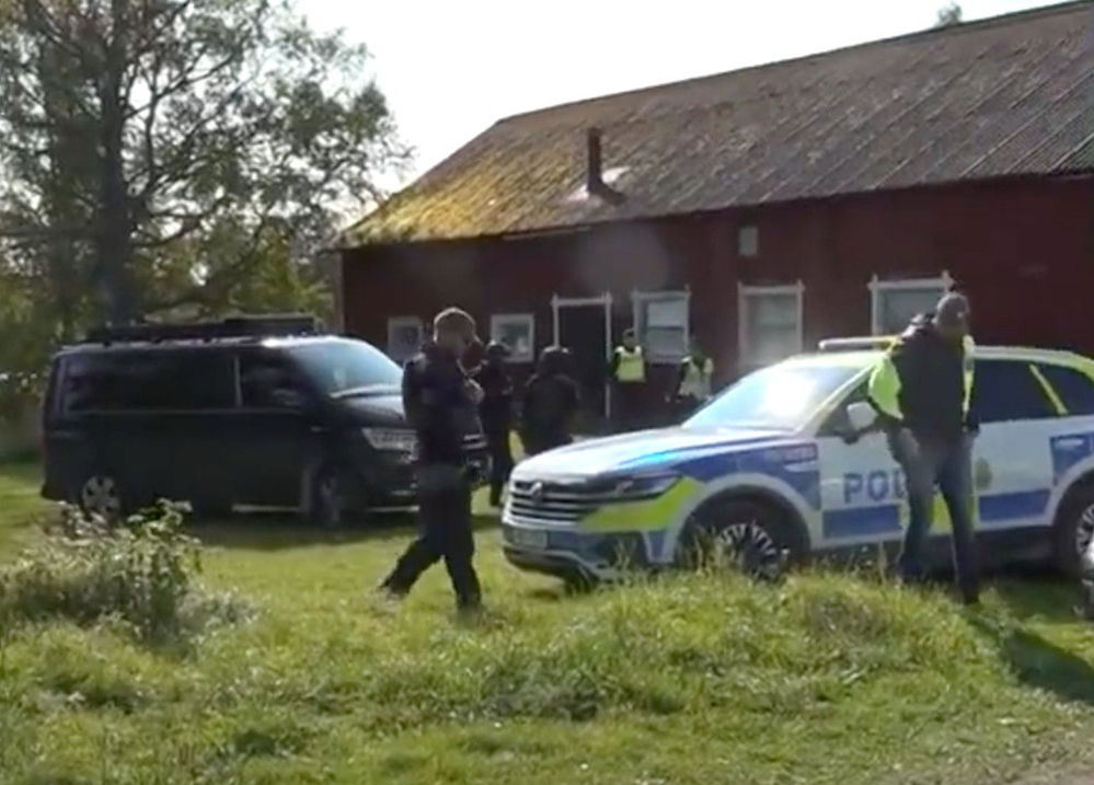 La police suédoise perquisitionne le siège de l’AROPL en Suède