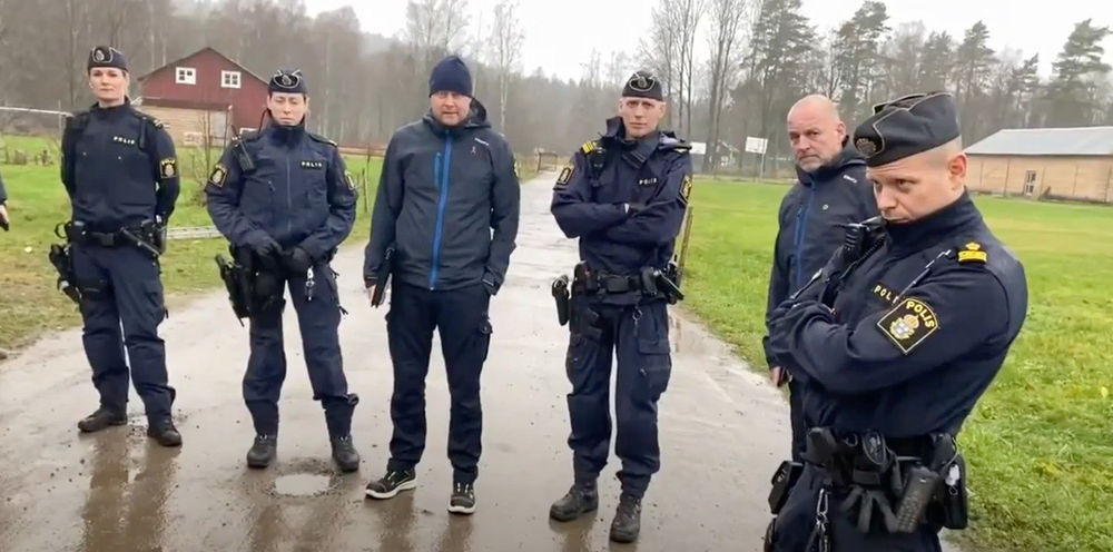 La police suédoise perquisitionne le siège de l’AROPL en Suède