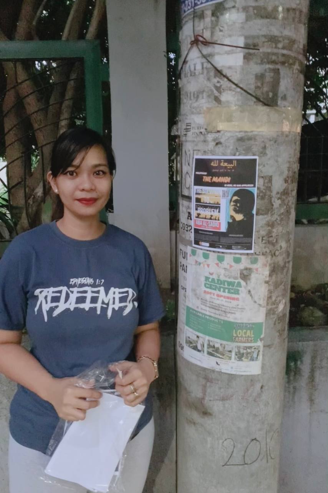 Reblyn Quiroz, habitante de Quezon City, fait découvrir Aba Al-Sadiq à Manille