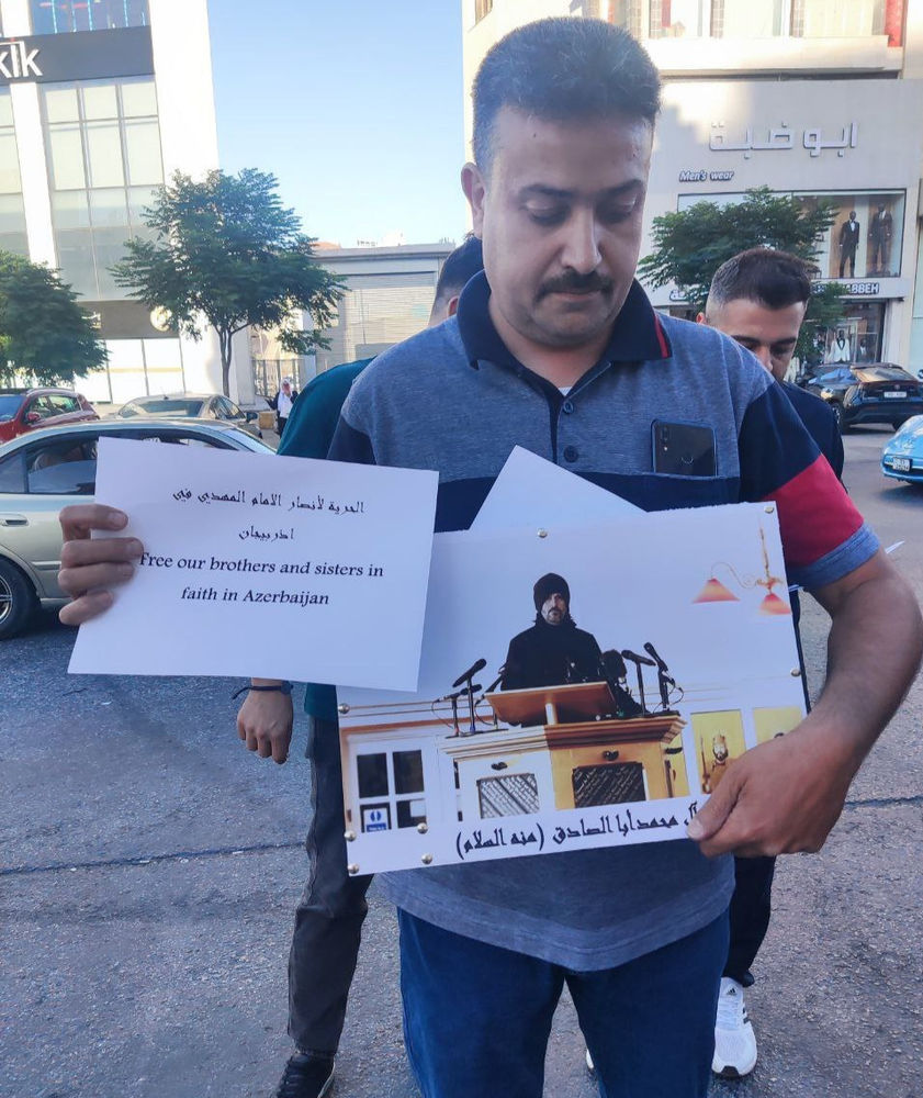 عضو أردني في دين السلام والنور الأحمدي يرفع صورة لأبا الصادق