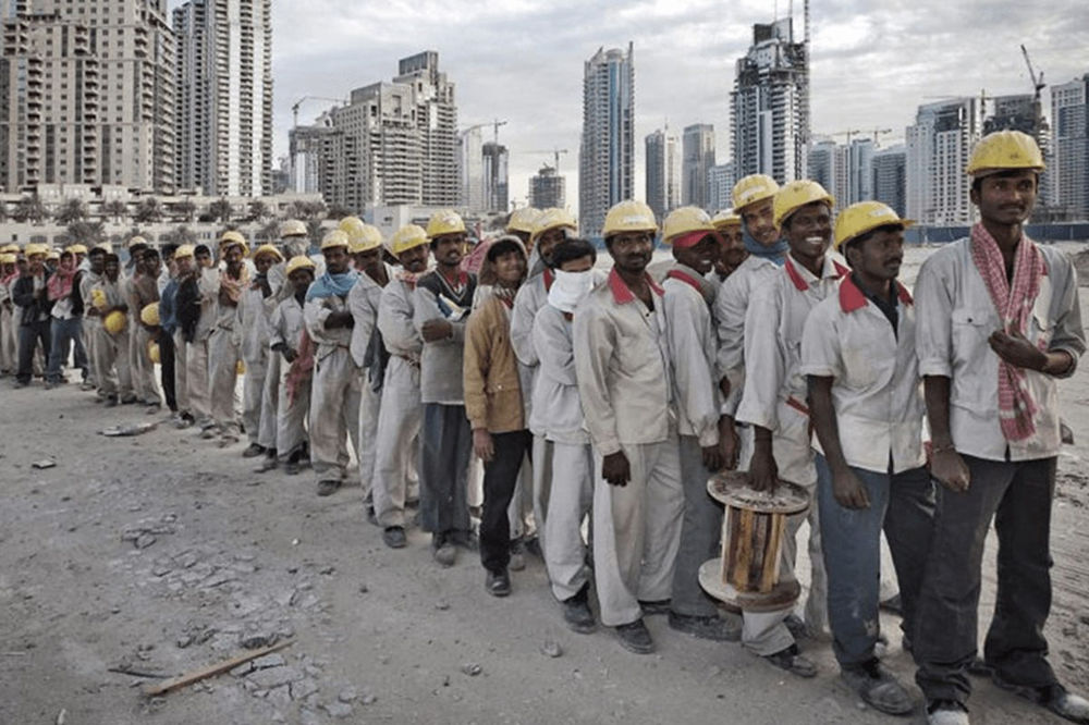 عمال مهاجرون في الإمارات العربية المتحدة