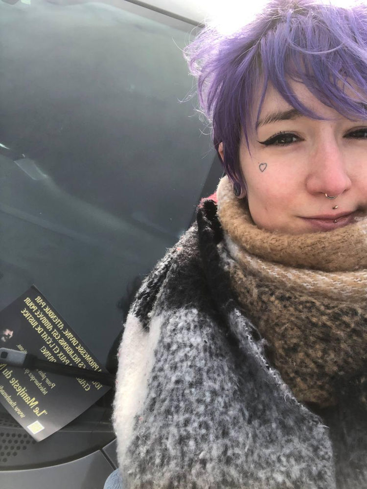 Une artiste belge trouve son chemin vers la Religion ahmadie de la paix et de la lumière