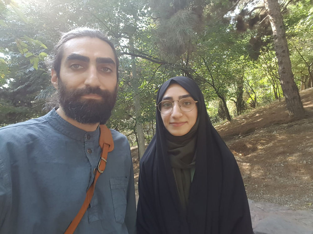 Mohammadreza (à gauche) avec sa sœur Zahra (à droite)